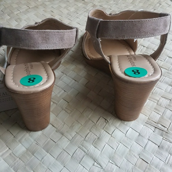 Sophia milano made in italy  7.5  suede wedge - Picture 5 of 6